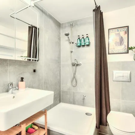 Holideis - - Messe Deutz - No Kitchen דירה קלן