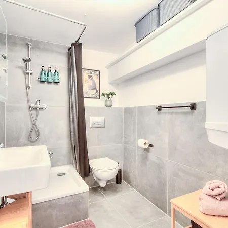 Holideis - - Messe Deutz - No Kitchen Кёльн
